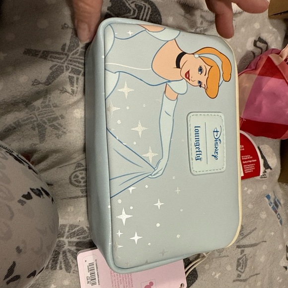 Disney Cinderella  Pumpkin Mouse cosmetic loungefly - Picture 2 of 3